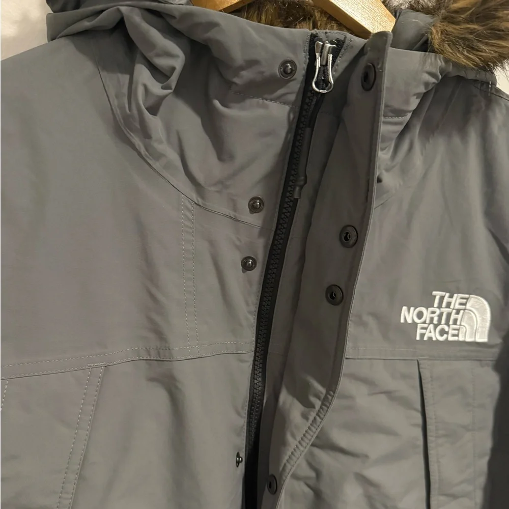 The North Face McMurdo Parka Mens Grey with Faux Fur Trim Hood, Warm Coat Ski XL